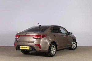 Седан Kia Rio 2018 года, 1589000 рублей, Новосибирск
