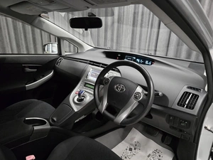 Лифтбек Toyota Prius 2012 года, 1150000 рублей, Красноярск