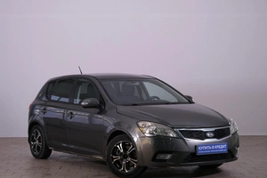 Хетчбэк Kia Ceed 2011 года, 569000 рублей, Омск