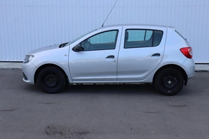 Хэтчбек Renault Sandero 2018 года, 990000 рублей, Брянск
