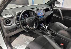 Внедорожник Toyota RAV4 2016 года, 2690000 рублей, Красноярск