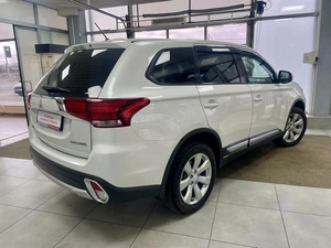 Внедорожник Mitsubishi Outlander 2015 года, 1864000 рублей, Красноярск