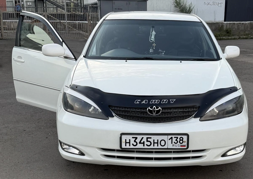 Седан Toyota Camry 2002 года, 777777 рублей, Красноярск