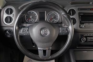 Внедорожник Volkswagen Tiguan 2012 года, 1529000 рублей, Тюмень