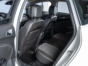Хетчбэк Opel Astra 2012 года, 865000 рублей, Краснодар