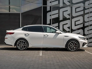 Седан Kia Optima 2018 года, 2300000 рублей, Краснодар