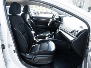 Седан Hyundai Elantra 2017 года, 1188000 рублей, Ставрополь