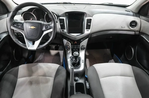 Седан Chevrolet Cruze 2011 года, 649000 рублей, Новокузнецк