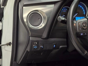 Хетчбэк Toyota Auris 2013 года, 1149000 рублей, Красноярск