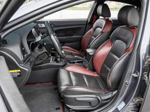 Седан Hyundai Avante 2018 года, 1600000 рублей, Краснодар