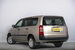 Универсал Toyota Succeed 2005 года, 589000 рублей, Томск