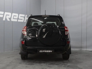 Внедорожник Toyota RAV4 2010 года, 1360000 рублей, Омск