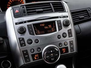 Минивэн Toyota Verso 2011 года, 950000 рублей, Краснодар