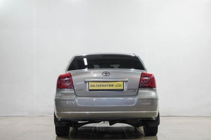 Седан Toyota Avensis 2004 года, 699000 рублей, Новокузнецк