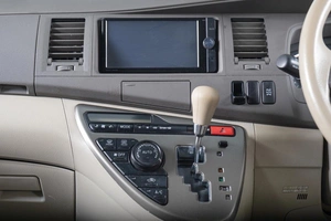 Минивэн Toyota Isis 2009 года, 1229000 рублей, Томск