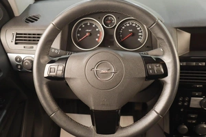 Хетчбэк Opel Astra 2014 года, 709000 рублей, Челябинск