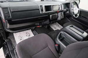 Минивэн Toyota Hiace 2014 года, 2949000 рублей, Красноярск