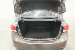 Седан Hyundai Elantra 2015 года, 1350000 рублей, Курск