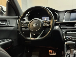 Седан Kia Optima 2018 года, 1997000 рублей, Красноярск