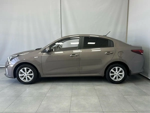 Седан Kia Rio 2021 года, 1687000 рублей, Красноярск