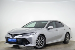 Седан Toyota Camry 2018 года, 2009000 рублей, Оренбург