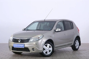 Хетчбэк Renault Sandero 2010 года, 559000 рублей, Омск