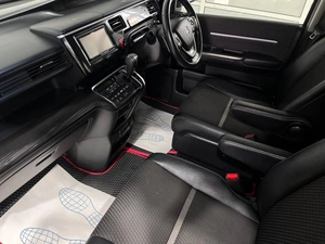 Минивэн Honda Stepwgn Spada 2015 года, 1949000 рублей, Красноярск