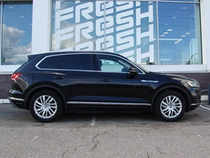 Внедорожник Volkswagen Touareg 2019 года, 3749000 рублей, Владимир