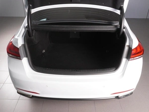 Седан Hyundai Genesis 2015 года, 2035000 рублей, Красный Пахарь