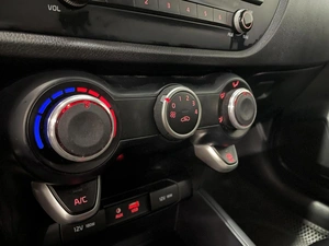 Седан Kia Rio 2018 года, 1410000 рублей, Ярославль