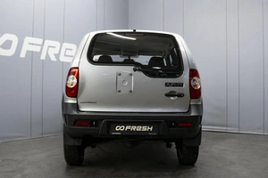 Внедорожник Chevrolet Niva 2012 года, 550000 рублей, Омск
