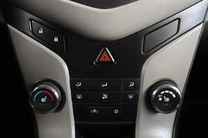 Седан Chevrolet Cruze 2010 года, 519000 рублей, Пермь