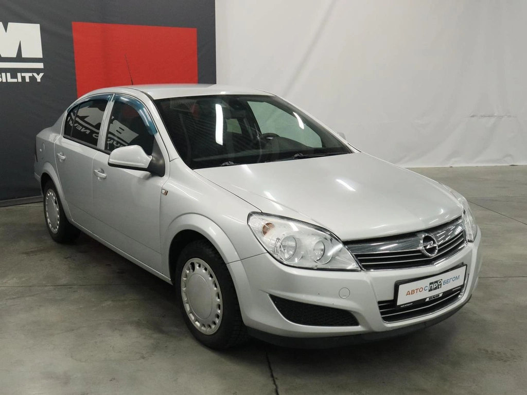 Седан Opel Astra 2012 года, 1050000 рублей, Курск