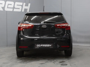 Хетчбэк Kia Rio 2012 года, 840000 рублей, Омск