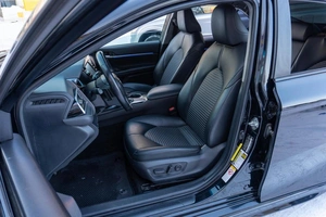 Седан Toyota Camry 2018 года, 2119000 рублей, Саратов