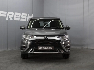 Внедорожник Mitsubishi Outlander 2019 года, 1893000 рублей, Омск