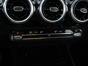 Хетчбэк Mercedes-benz B-класс 2019 года, 1810111 рублей, Москва