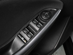 Хетчбэк Ford Focus 2011 года, 979000 рублей, Аксай