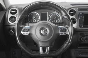 Внедорожник Volkswagen Tiguan 2016 года, 1699000 рублей, Кемерово