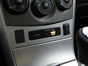 Седан Toyota Corolla 2012 года, 1217077 рублей, Москва