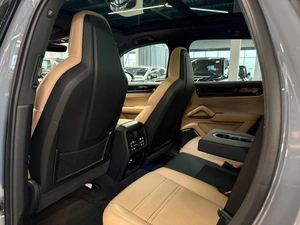 Внедорожник Porsche Cayenne Turbo 2024 года, 29000000 рублей, Павловская Слобода