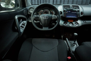 Внедорожник Toyota RAV4 2012 года, 1427000 рублей, Красноярск
