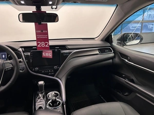 Седан Toyota Camry 2018 года, 2080000 рублей, Красноярск