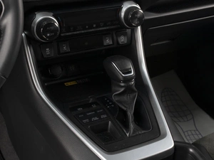 Внедорожник Toyota RAV4 2023 года, 3600000 рублей, Омск