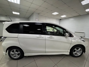 Минивэн Honda Freed 2012 года, 999000 рублей, Ачинск