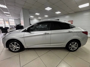 Седан Hyundai Solaris 2015 года, 820000 рублей, Ачинск