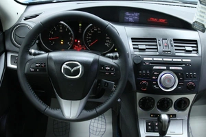 Хетчбэк Mazda 3 2010 года, 878000 рублей, Солонцы