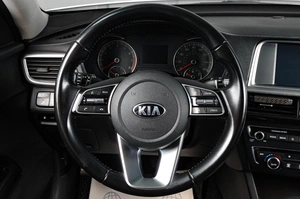 Седан Kia Optima 2019 года, 1879000 рублей, Тюмень
