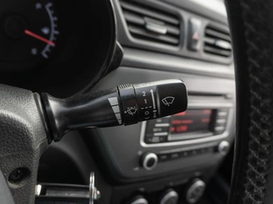 Седан Kia Rio 2015 года, 939000 рублей, Саратов
