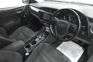 Хетчбэк Toyota Auris 2015 года, 1299000 рублей, Новокузнецк